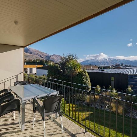 Rocky Mountain Apartment 129 Wanaka Bagian luar foto