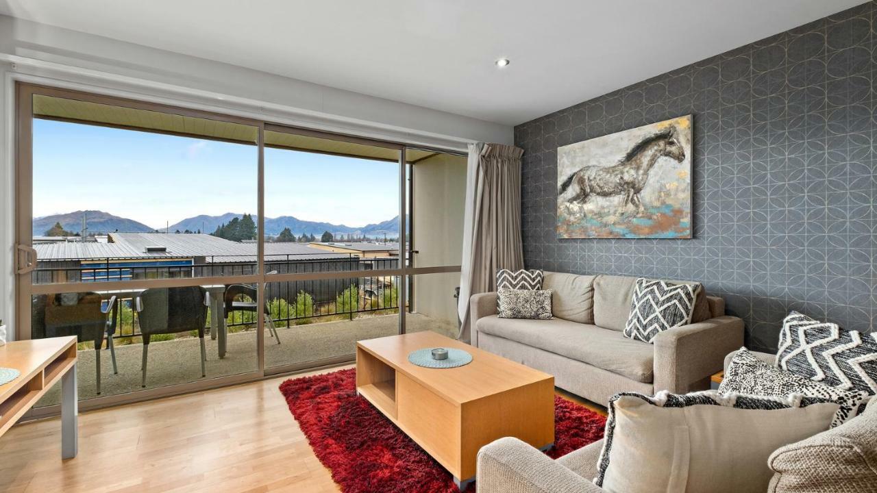 Rocky Mountain Apartment 129 Wanaka Bagian luar foto