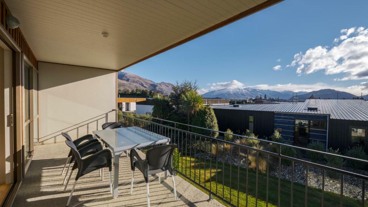 Rocky Mountain Apartment 129 Wanaka Bagian luar foto