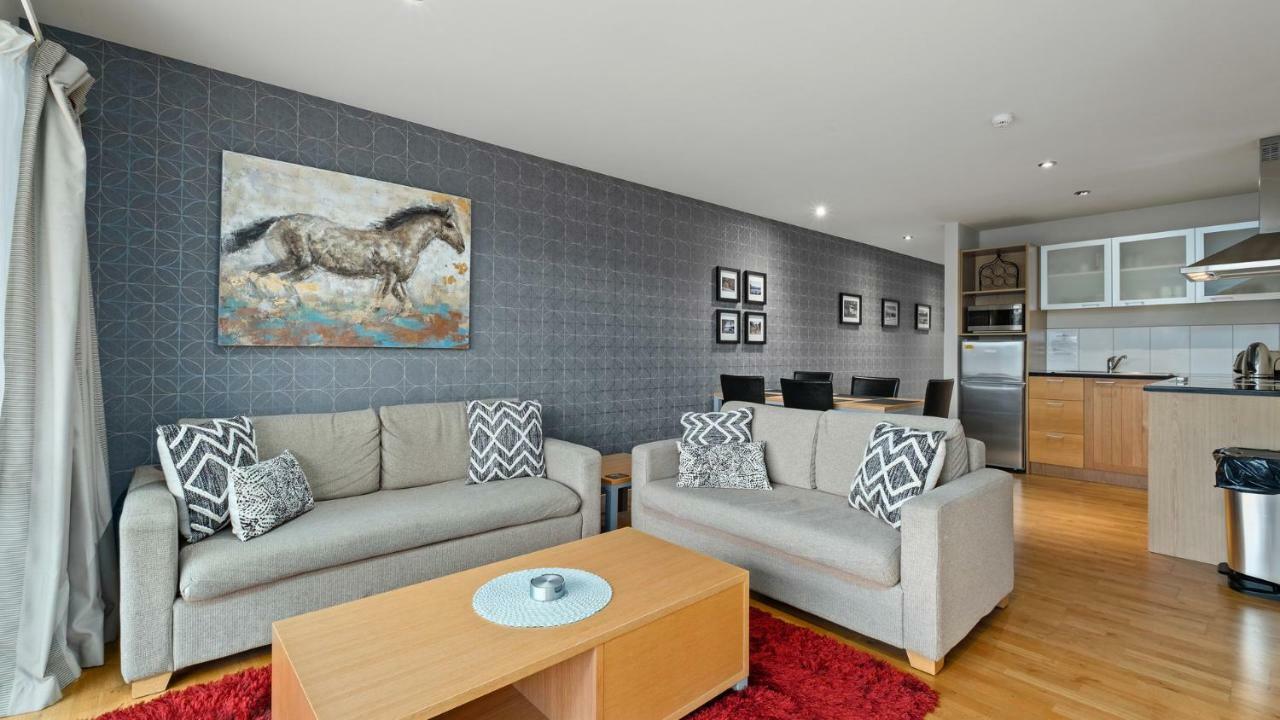 Rocky Mountain Apartment 129 Wanaka Bagian luar foto